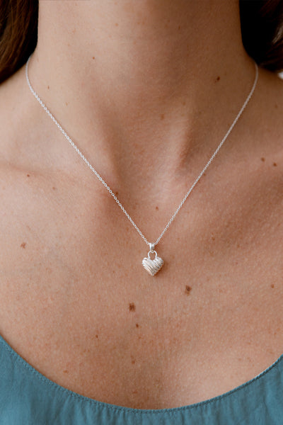 PETITE SILVER WAVY HEART NECKLACE