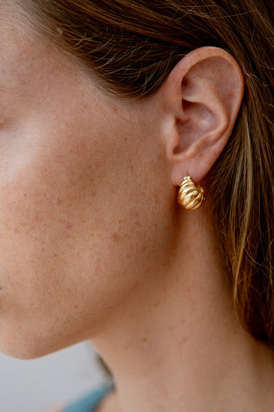 PRE-ORDER: VENUS GOLD HINGED HOOP EARRINGS
