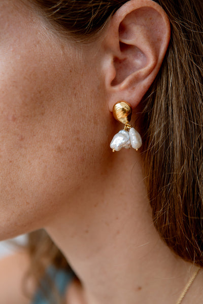 GOLD PEARL DROP EARRINGS