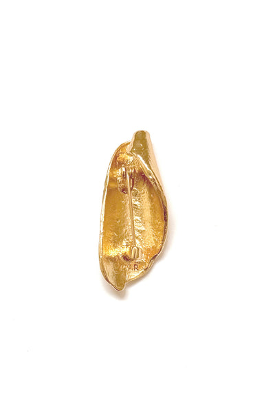 THE SEEKER SHELL BROOCH GOLD