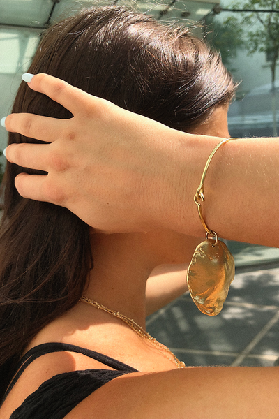 BREATHE SHELL AMULET + BANGLE