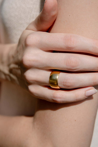 GOLD CIGAR RING