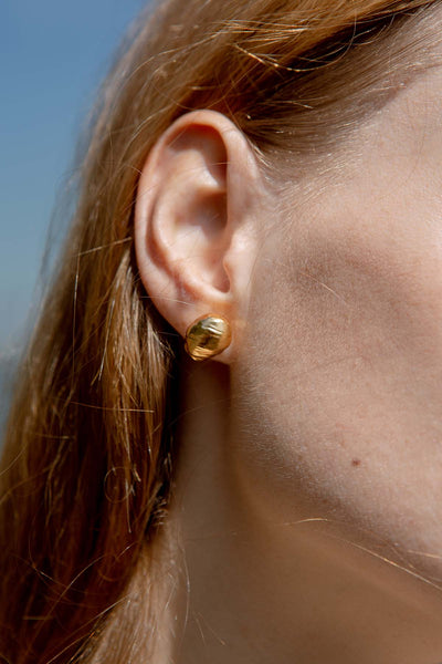 GOLD PEARL STUD EARRINGS