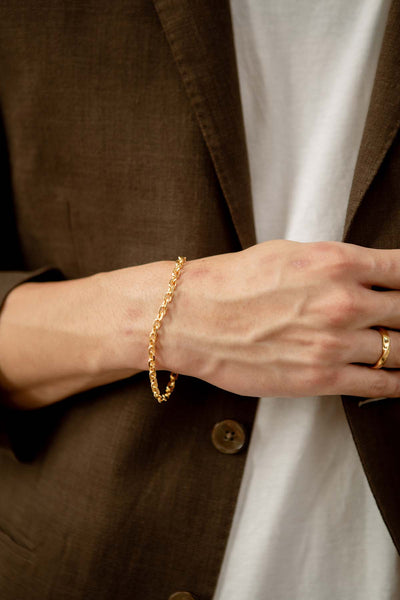 GOLD ESSENTIAL BRACELET