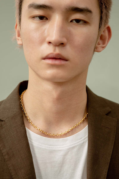 GOLD ESSENTIAL NECKLACE