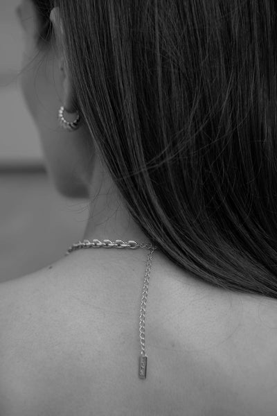SILVER ESSENTIAL NECKLACE