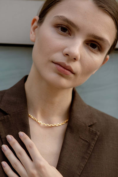 GOLD ESSENTIAL NECKLACE