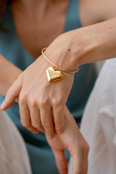 JUMBO HEART BELL BANGLE