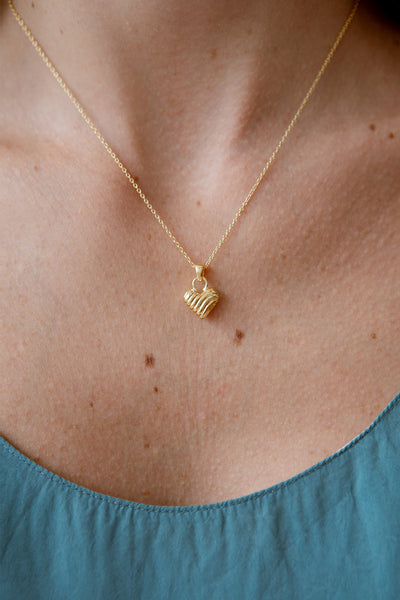 PETITE GOLD WAVY HEART NECKLACE