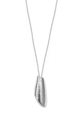 THE SEEKER SHELL LONG NECKLACE SILVER