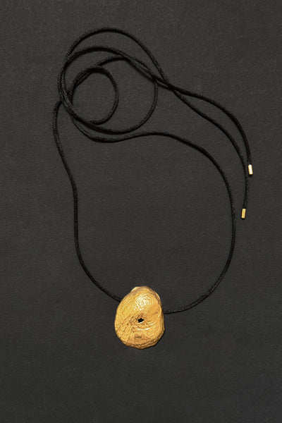 THE SEER GOLD SHELL CORD NECKLACE