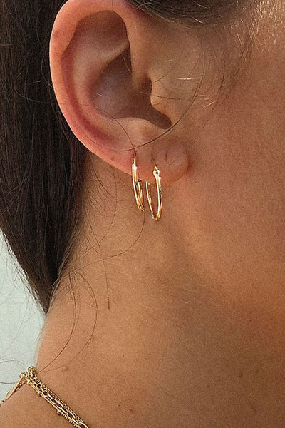 GOLD HINGED HOOP EARRINGS MINI