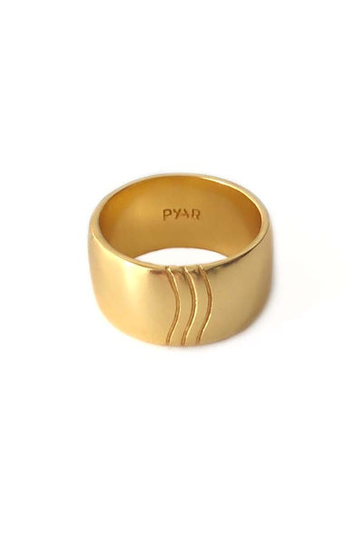 GOLD WAVY CIGAR RING