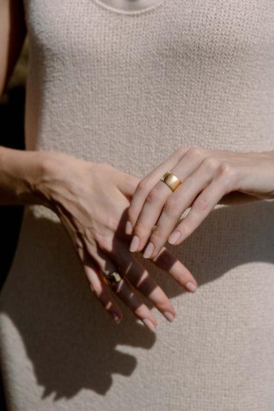 GOLD WAVY CIGAR RING